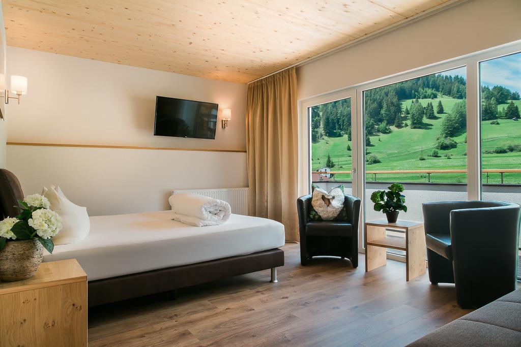 Alpenhotel Regina Nauders Eksteriør billede